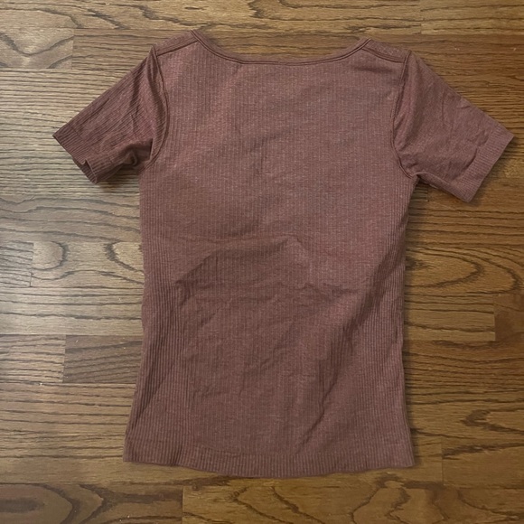LULULEMON Ebb to Street Short Sleeve Shirt 6 - Picture 4 of 5